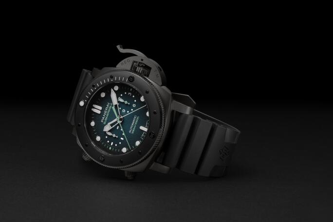PANERAI_SUBMERSIBLE_CHRONO_GUILLAUME_NERY_EDITION_47MM_PAM00983_6.jpg