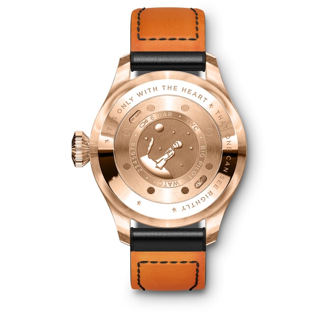 IWC SCHAFFHAUSEN | A BIG PILOT’S WRISTWATCH SINGLE PIECE IN 18-CARAT 5N GOLD WITH A SPECIAL ENGRAVING REF IW500923 CASE 6177770 (BACK)