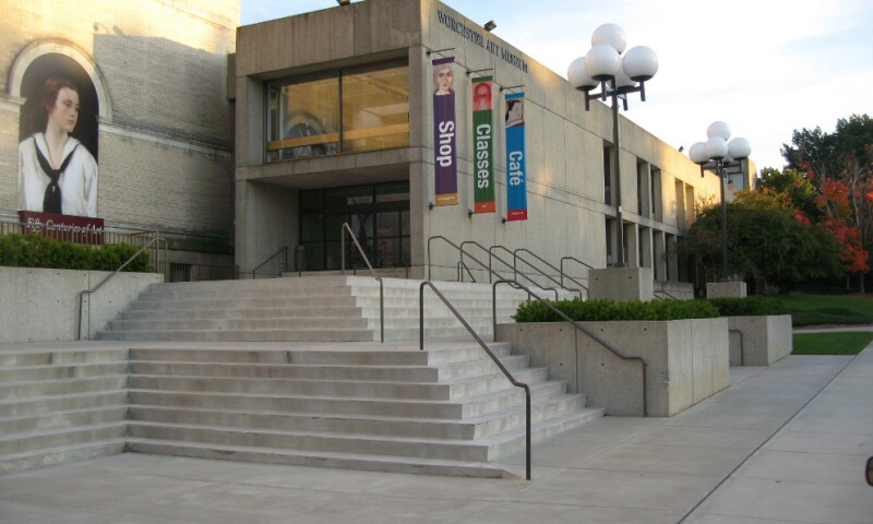 Facade of the Worcester Art Museum.jpg