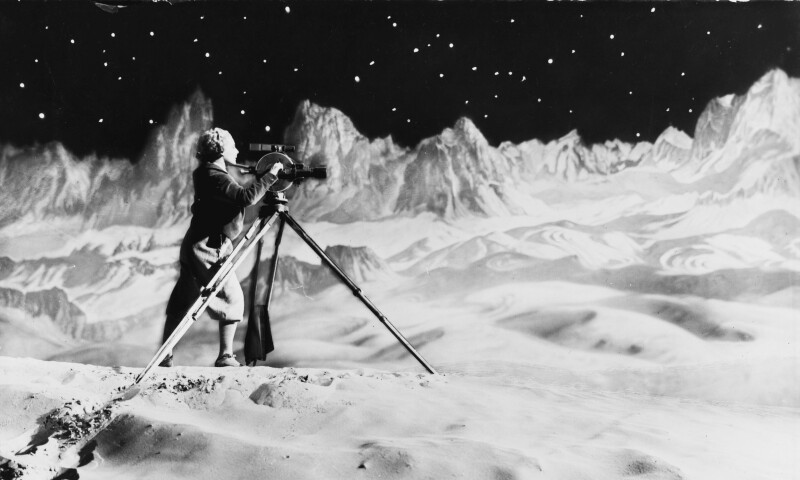 Frau im Mond