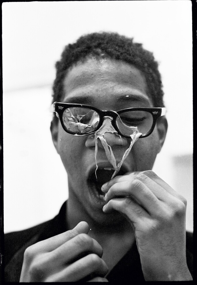 Basquiat-performing-in-the-apartment.jpg