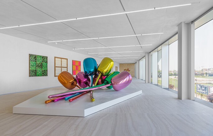 fondazione-prada-koons.jpg