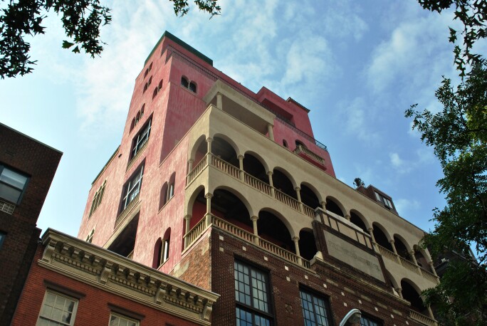Palazzo Chupi.jpg