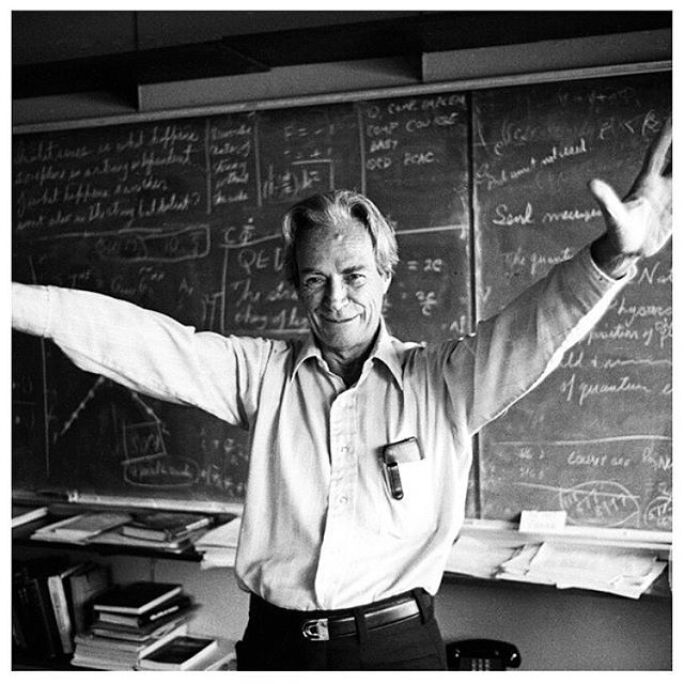 Physicist Richard Feynman in the classroom