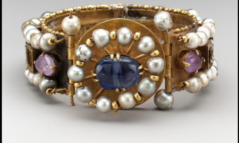 Met Jewelry Exhibition.jpg