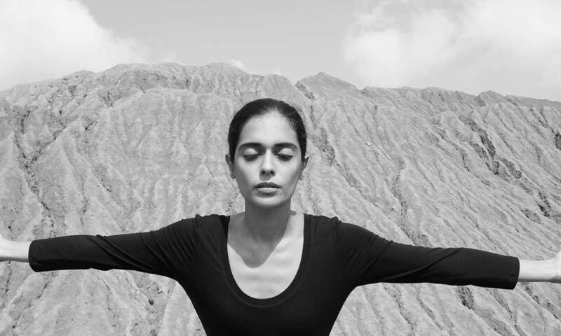 neshat_untitled_from_roja_series_2016_web.jpg