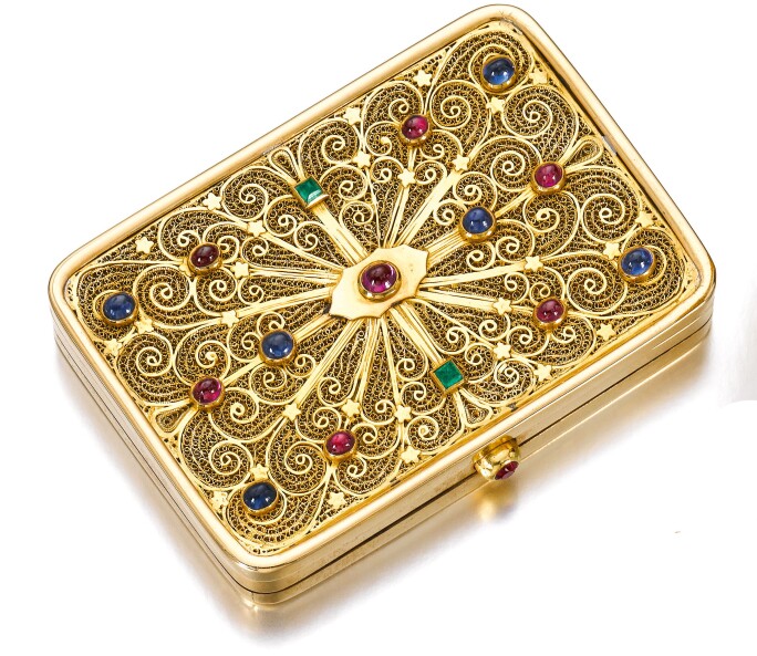 Gold and gem set powder compact, Sterlé. Estimate CHF 8,000-12,000.