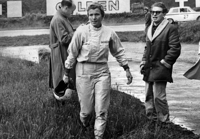female-racecar-drivers-denisemccluggage.jpg