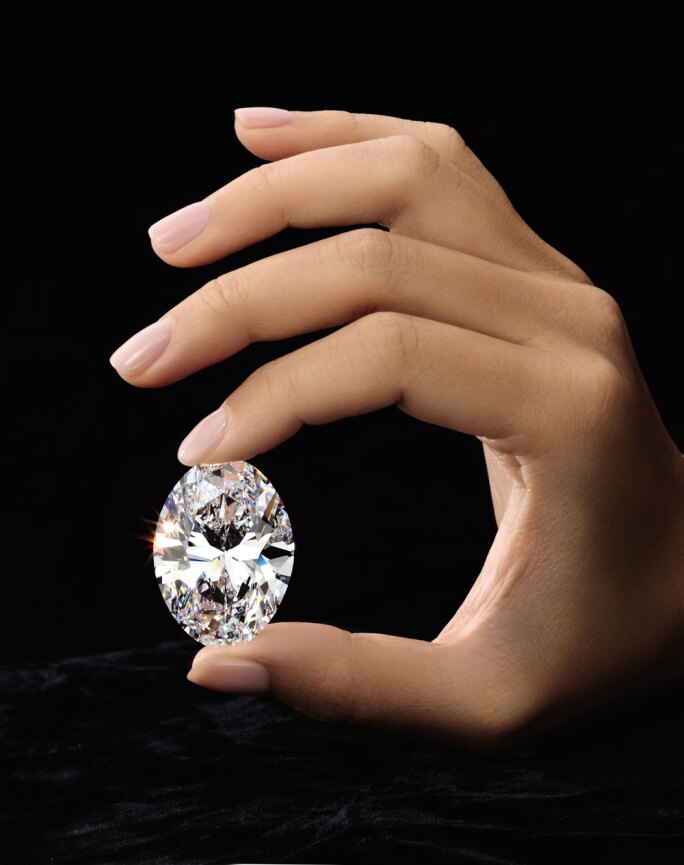 HK0863-jewels-88.22-carat-oval-brilliant-diamond_225.jpg