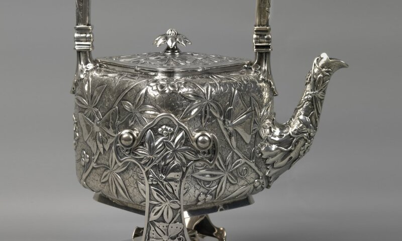 Tea Kettle And Stand (USA)