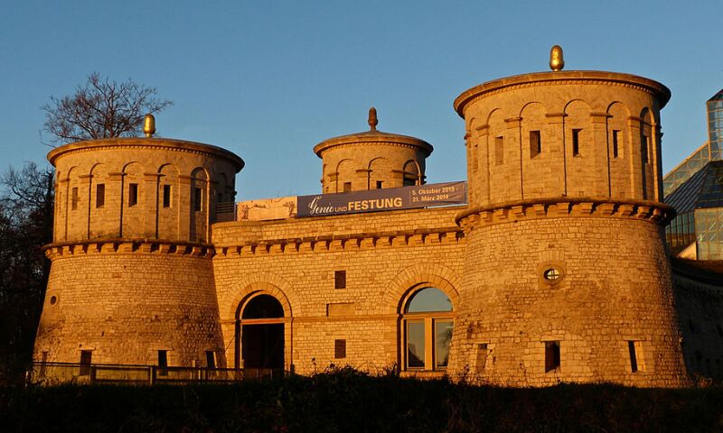 MUSEUM__DRÄI_EECHELEN__IN_SUNSET_LIGHT.jpg