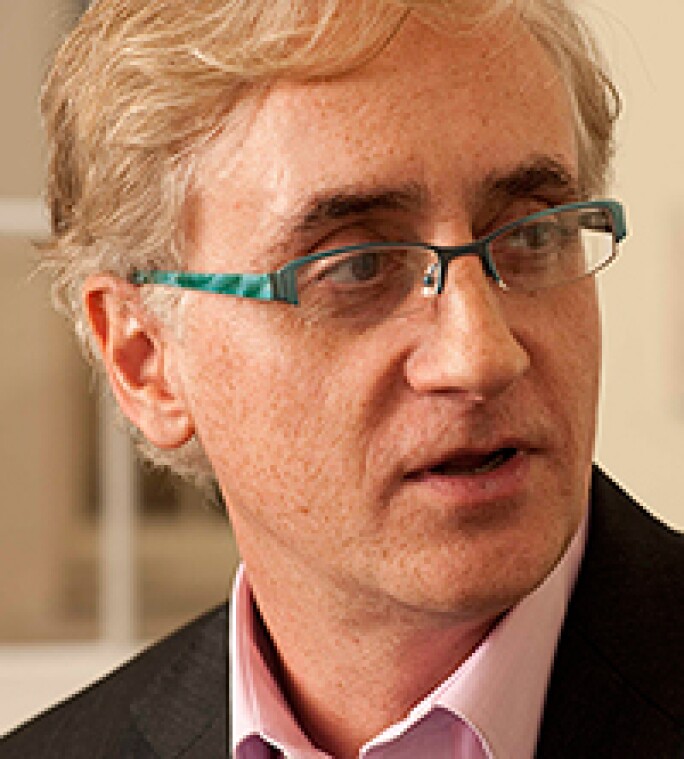 web-iain-robertson-portrait.jpg