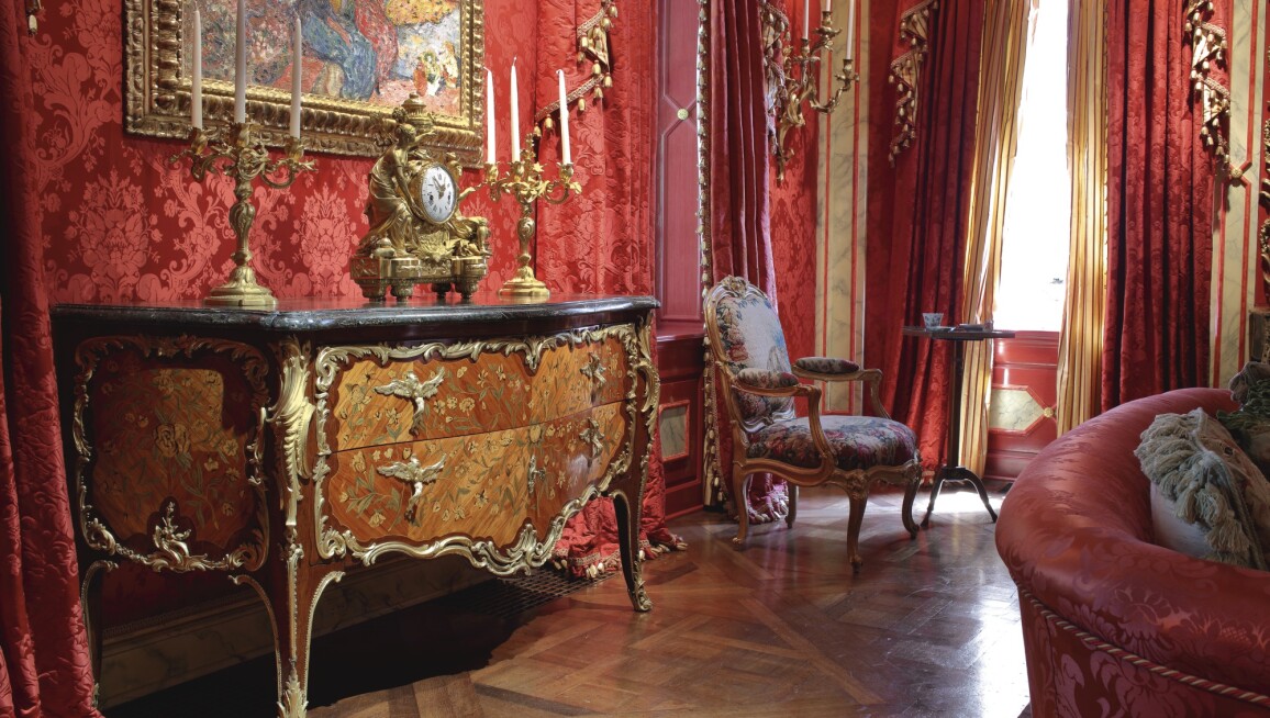 How To Sell Your Antique Furniture With Sotheby's Dior and His Decorators Author Maureen Footer Selects Her Favorite French Furniture - How To Sell Your Antique Furniture With Sotheby's