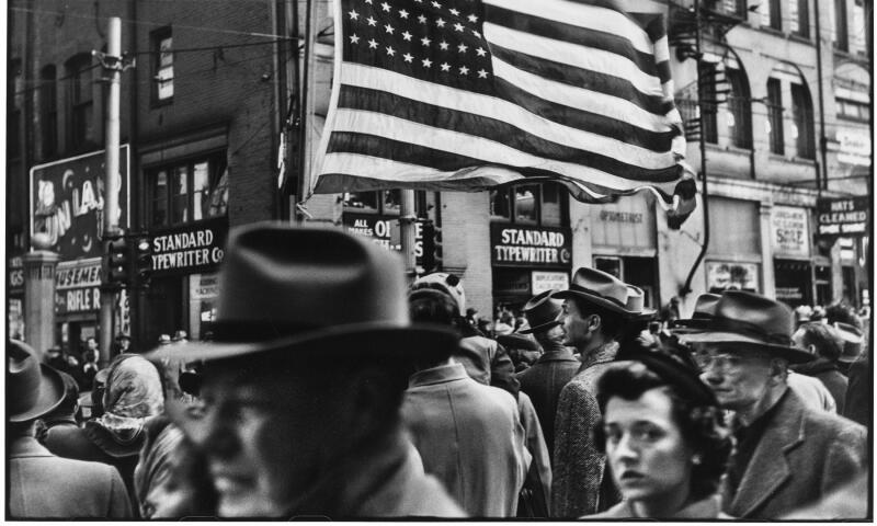 Elliott Erwitt, Crowd at Armistice Day Parade