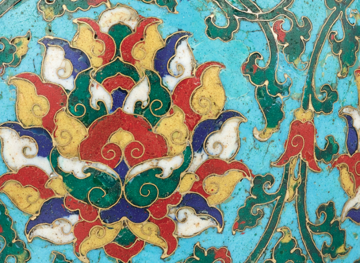 Chinese cloisonne enamel vase in an auction selling chinese antiques