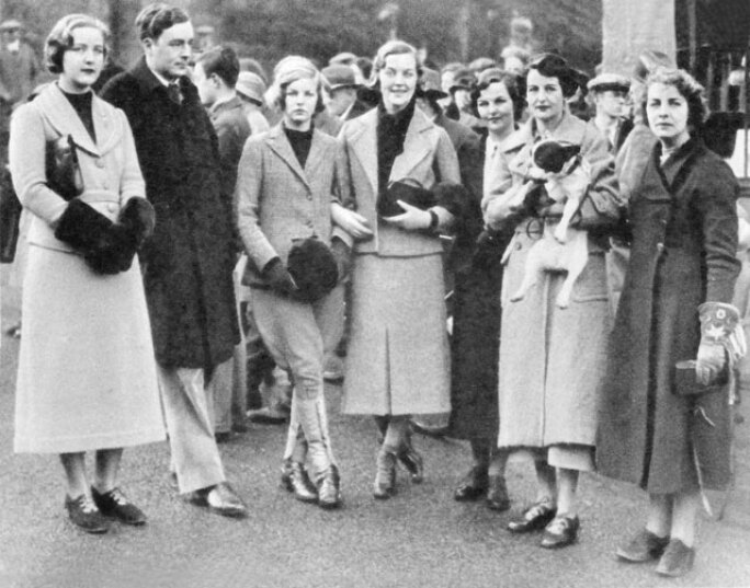 2-mitford-sisters.jpg
