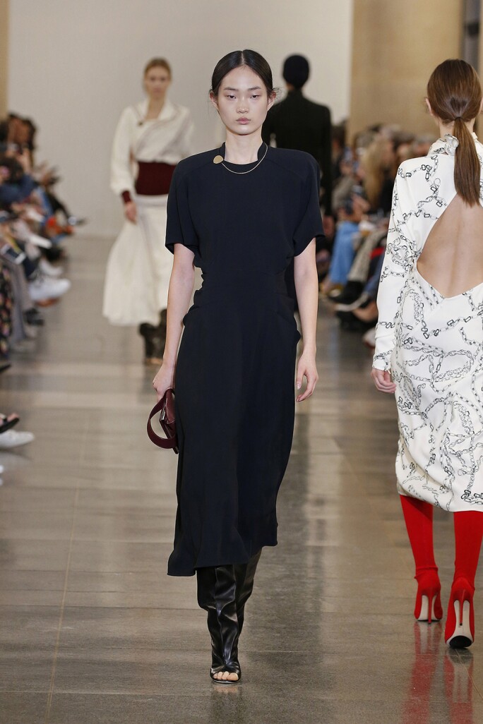 VICTORIA BECKHAM FW19 LONDON FASHION WEEK 02/17/2019