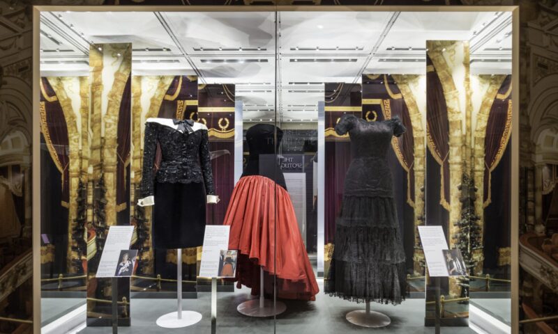 Installation view, Diana: Her Fashion Story