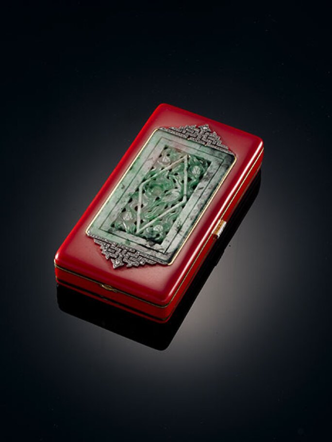 liang-yi-museum-1925-van-cleef-arpels-necessaire-mirror-lipstick.jpg
