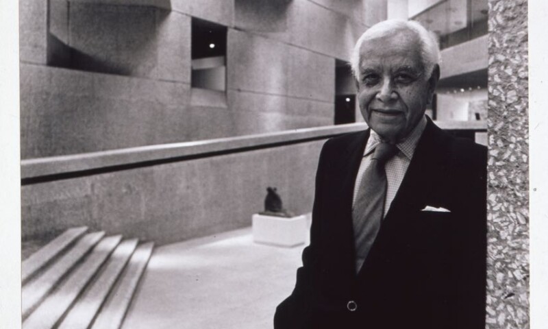 Mario Alzate, Portrait of Rufino Tamayo in the courtyard of the Museum , 1981.
Ministry of Culture-INBA-Museo Tamayo