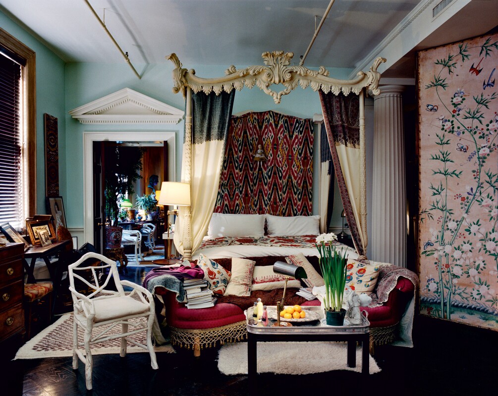SMG1906-JohnRichardsonatHome_p206-207.jpg