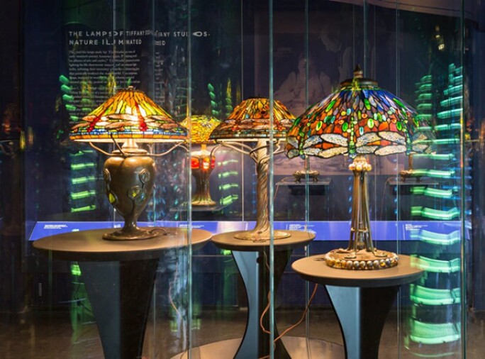 photo-multiple-examples-of-the-dragonfly-shade-in-the-gallery-of-tiffany-blog.jpg